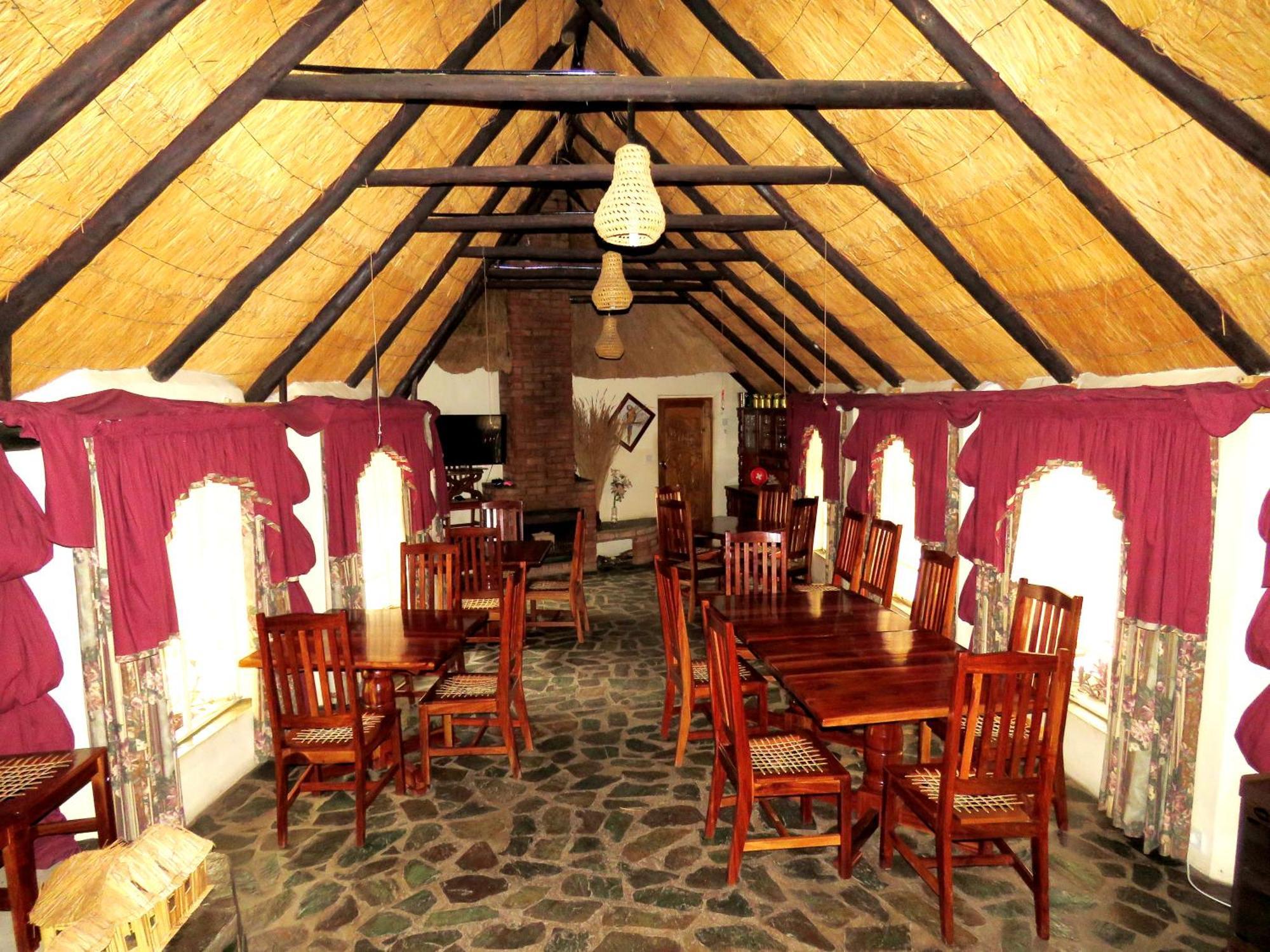 Parrot Lodge Bulawayo Bagian luar foto