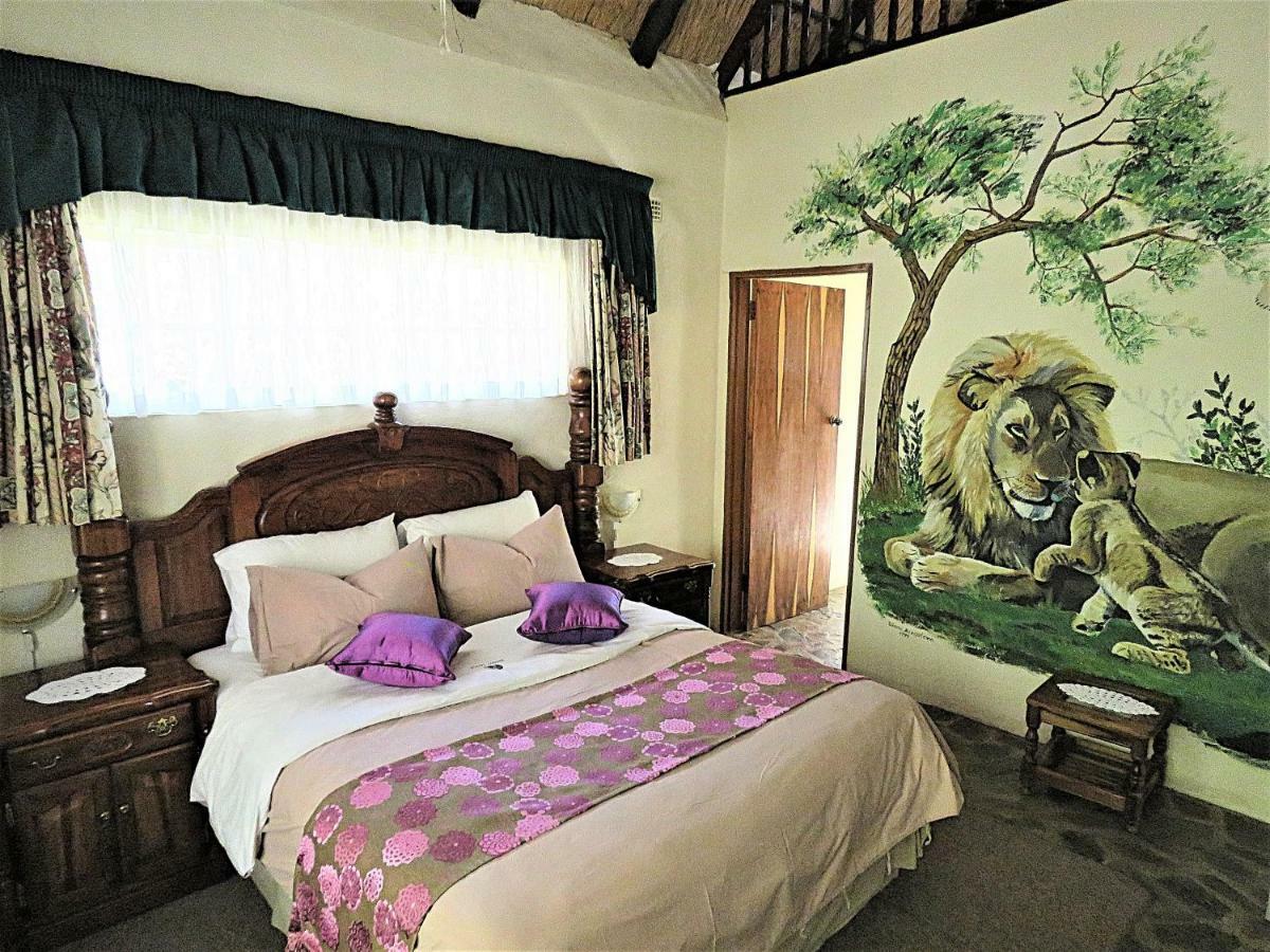 Parrot Lodge Bulawayo Bagian luar foto