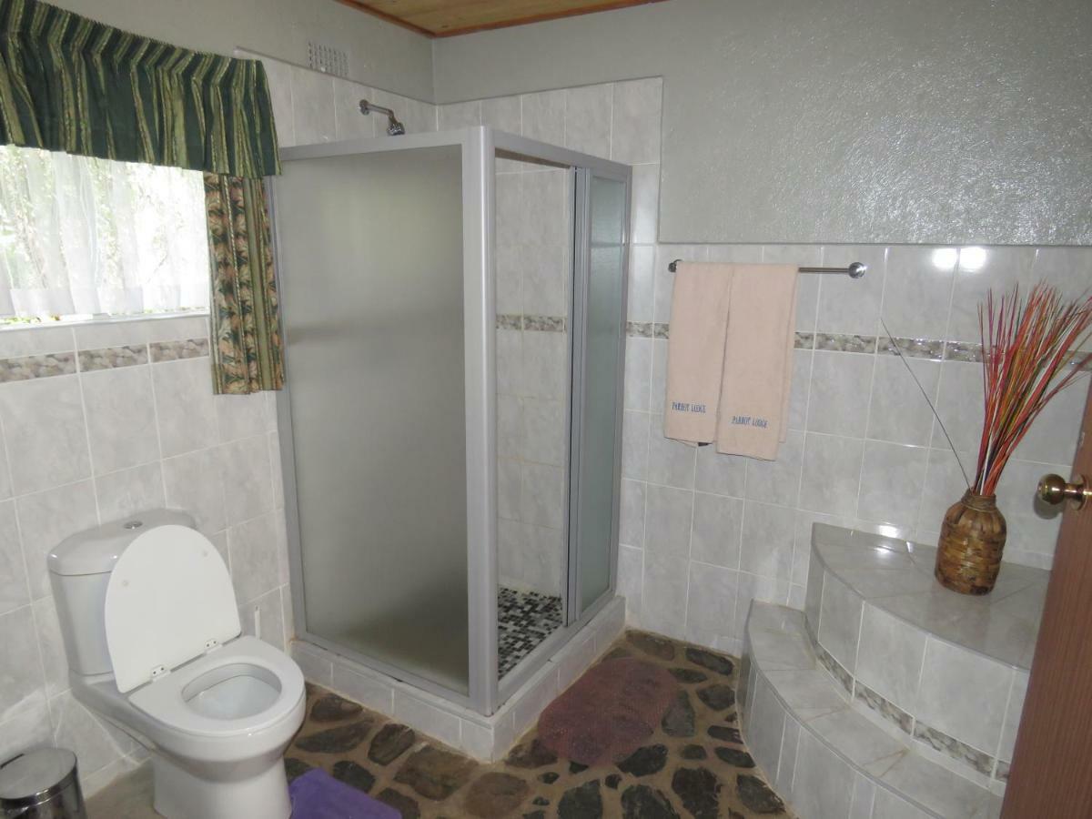 Parrot Lodge Bulawayo Bagian luar foto