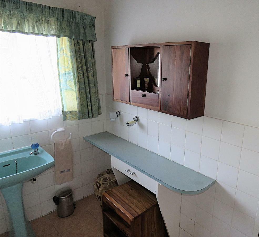 Parrot Lodge Bulawayo Bagian luar foto